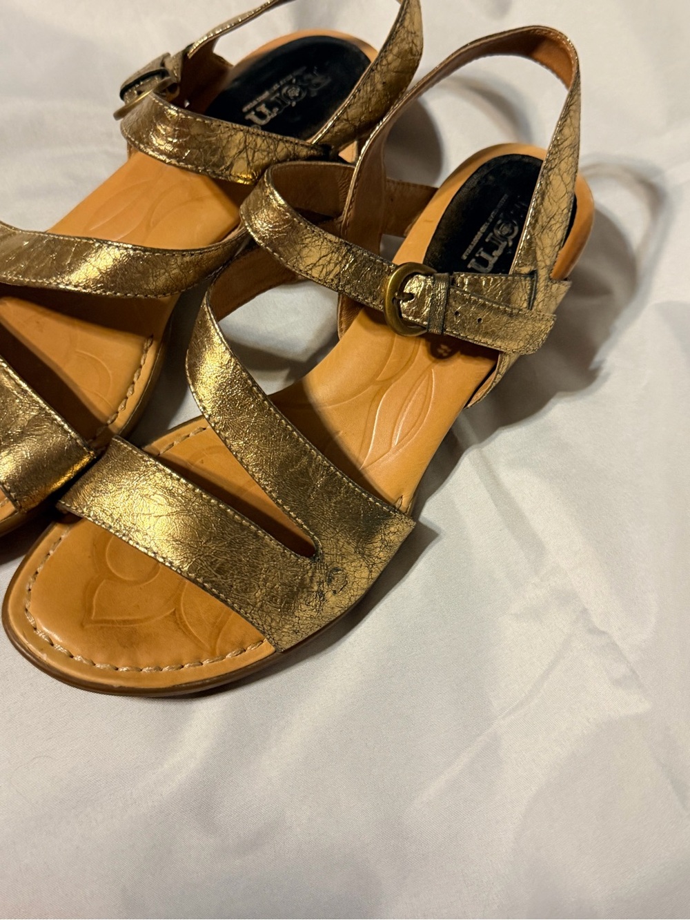 Born Gold Metallic Leather Comfort Sandals Block‎ Heel Adjustable Buckle 10M - Picture 3 of 10